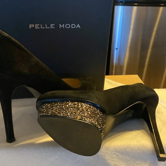 Pelle Moda Ladies Suede  Rhinestone Wedge Pump Front. - Picture 5 of 5